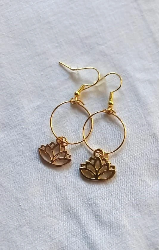 Nieuwe gouden lotus oorbellen – photo 3